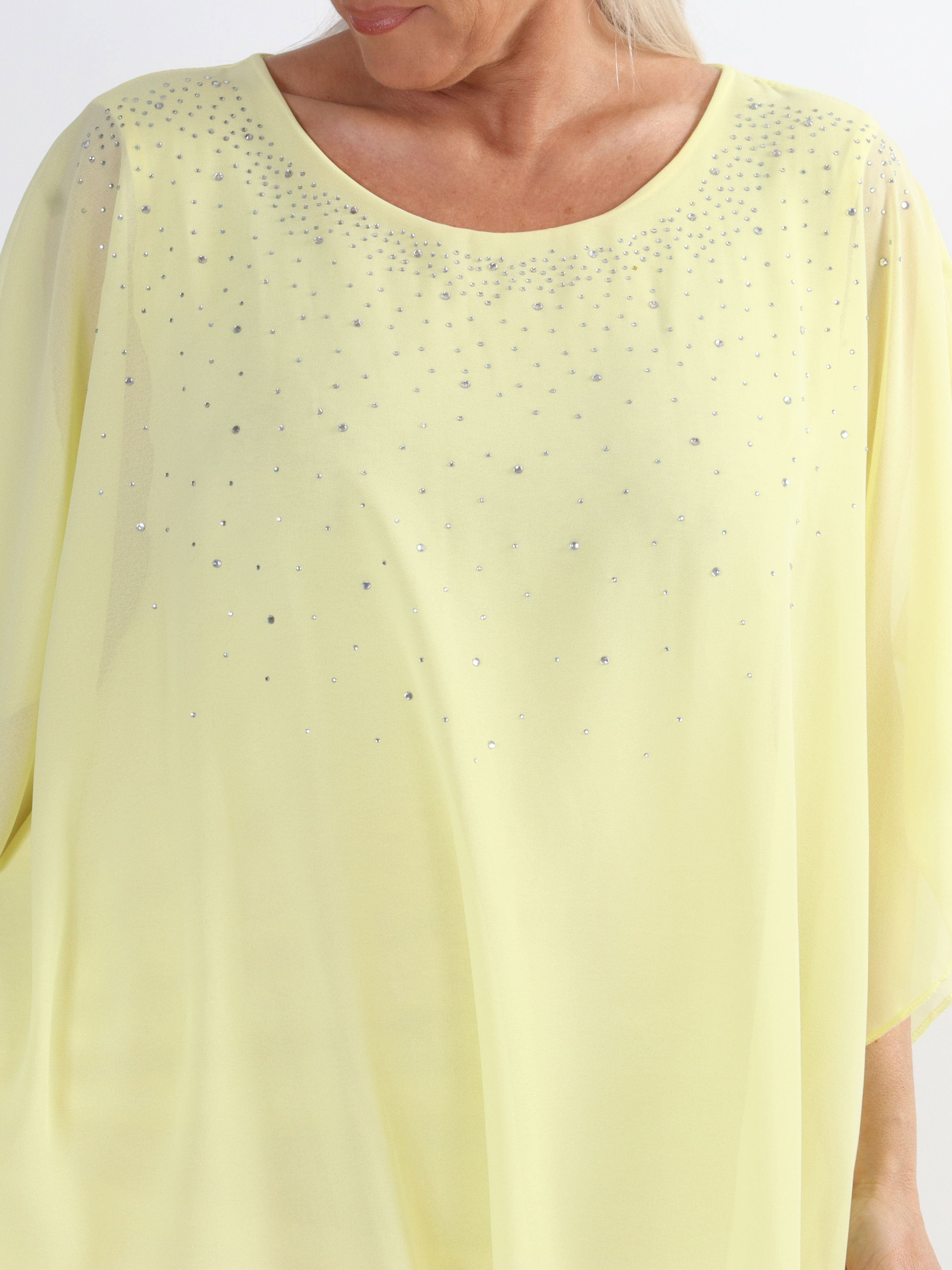 Kenya Crystal - Plus size tunikakjole med chiffonlag og similisten